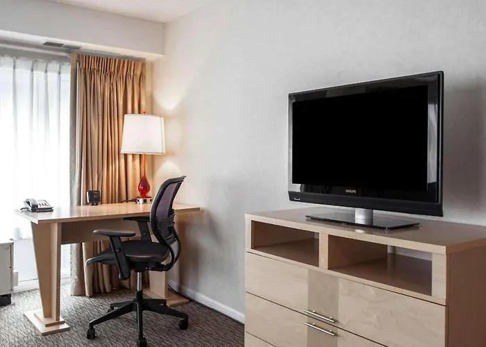 Отель Comfort Michigan Avenue 3*